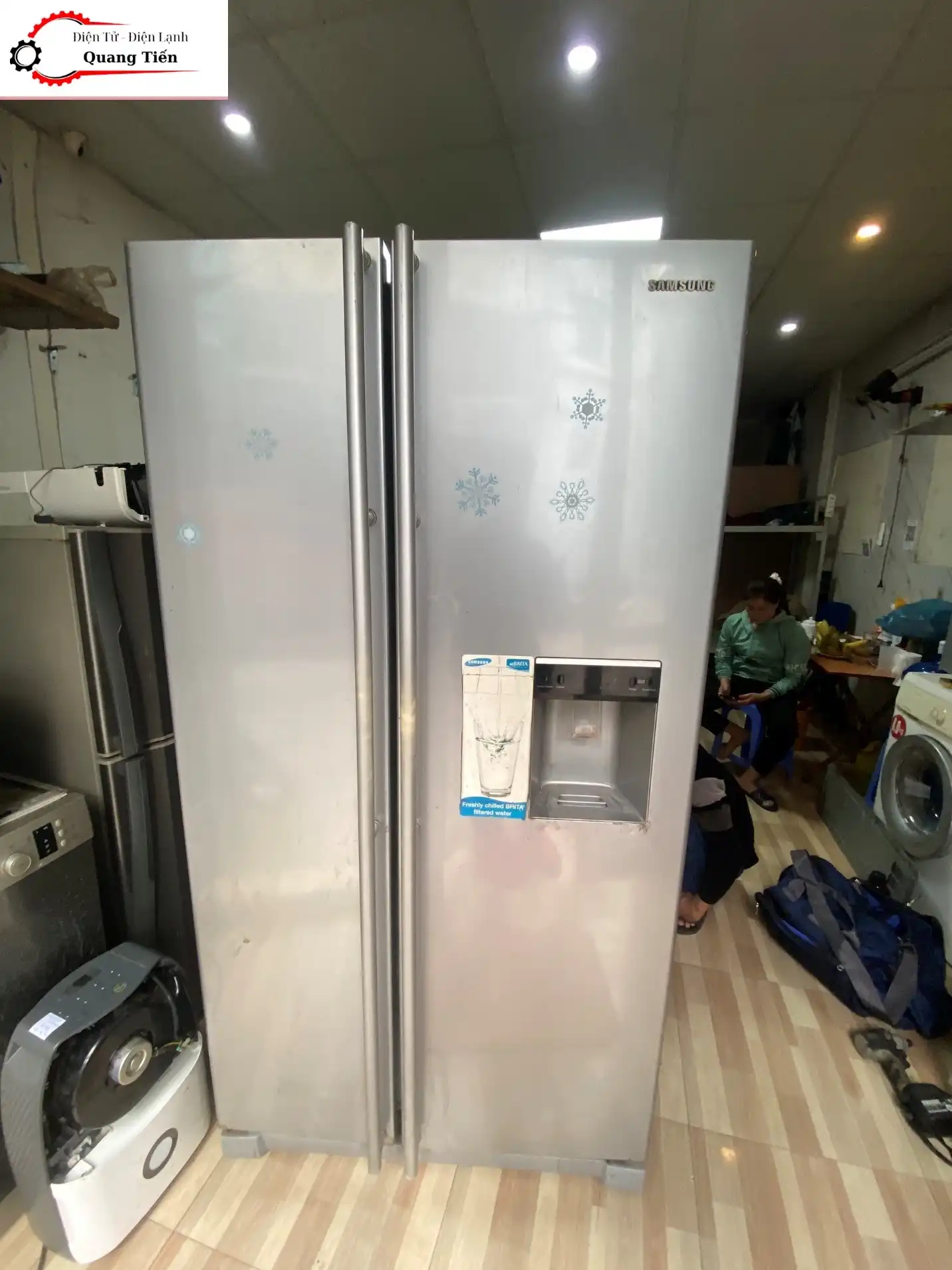 Điện Tử Điện Lạnh Quang Tiến đơn vị nạp gas, sửa chữa tủ lạnh ở Thanh Xuân Uy Tín, Giá Rẻ